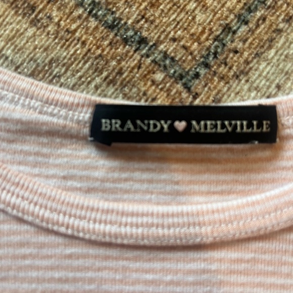 brandy melville cropped baby tee - Picture 2 of 2
